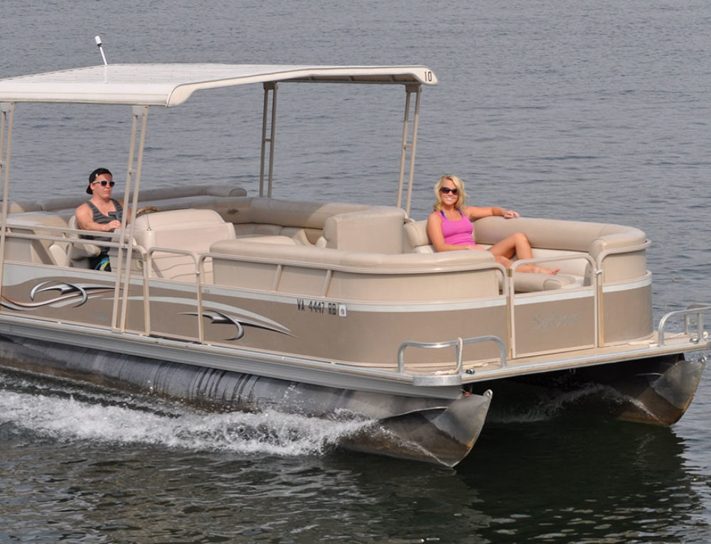 Houseboat Rentals Smith Mountain Lake Virginia at Parrot Cove Boat Rentals